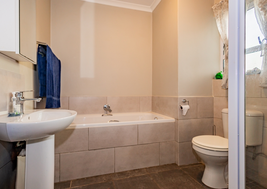 2 Bedroom Property for Sale in Haasendal Western Cape